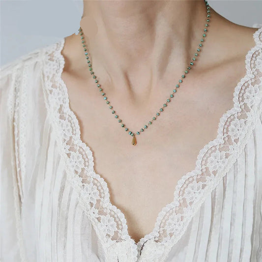model wearing  Vintage Bead Chain Water Drop Pendant Necklace