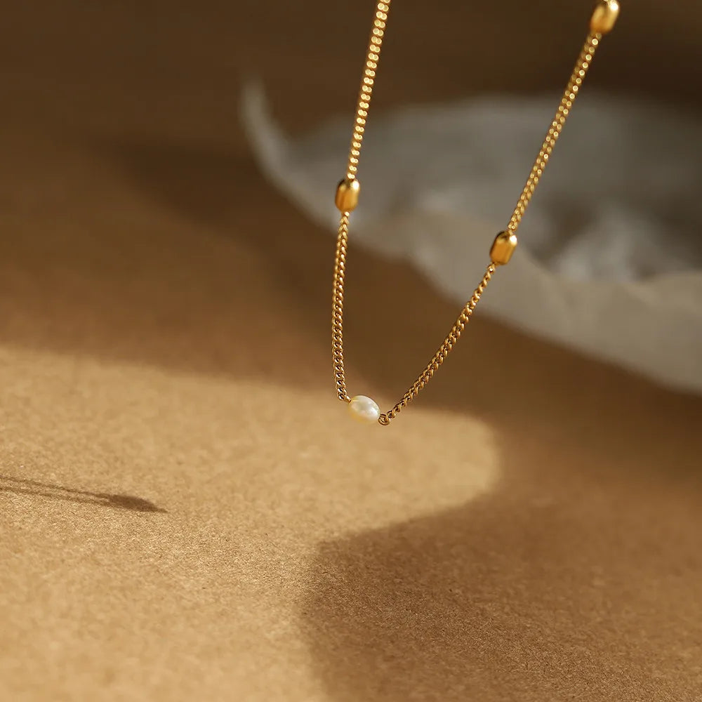 Waterproof Freshwater Pearl and Gold Bead Necklace in 18K Gold-Plated Stainless Steel