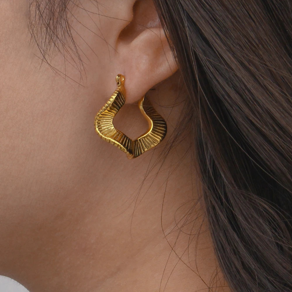 Waterproof Sculpted Wavy Hoop Earrings - 18K Gold Plated