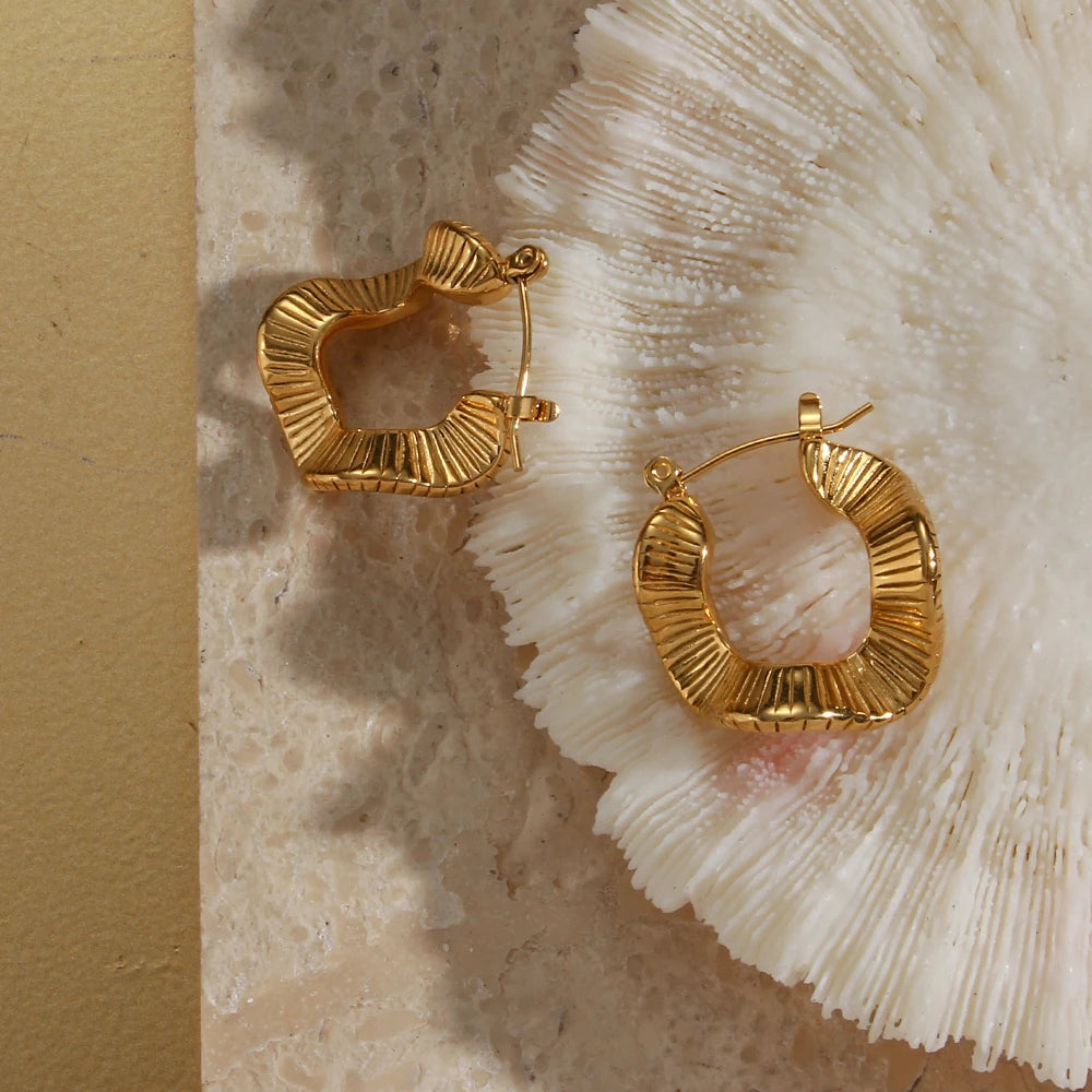 Waterproof Sculpted Wavy Hoop Earrings - 18K Gold Plated