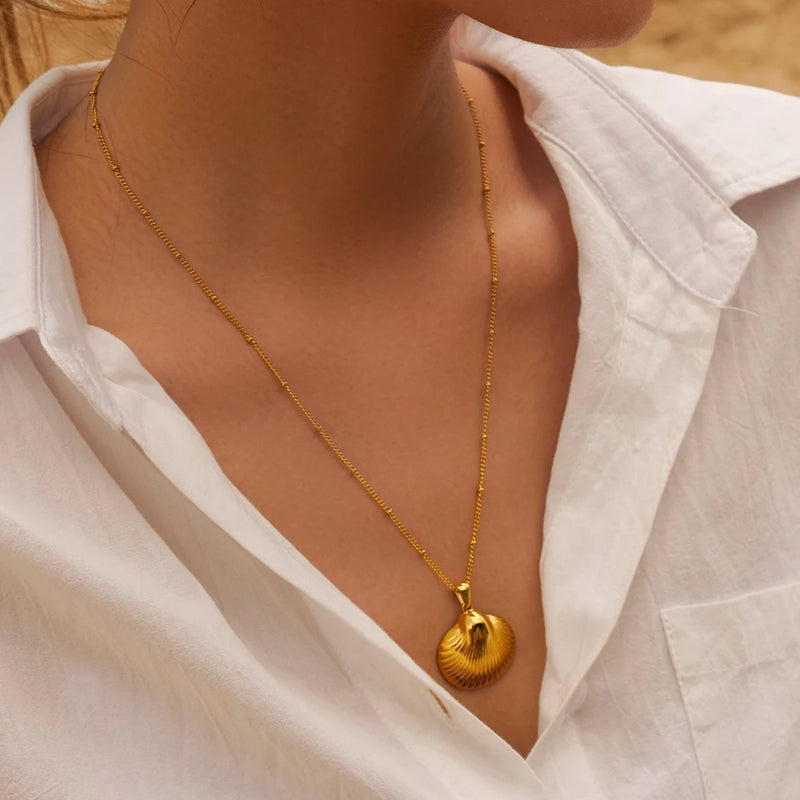 Waterproof Gold Shell Necklace in 18K Gold-Plated  Stainless Steel