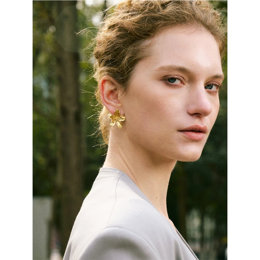 Waterproof Golden Daisy Flower Stud Earrings - 18K Gold Plated