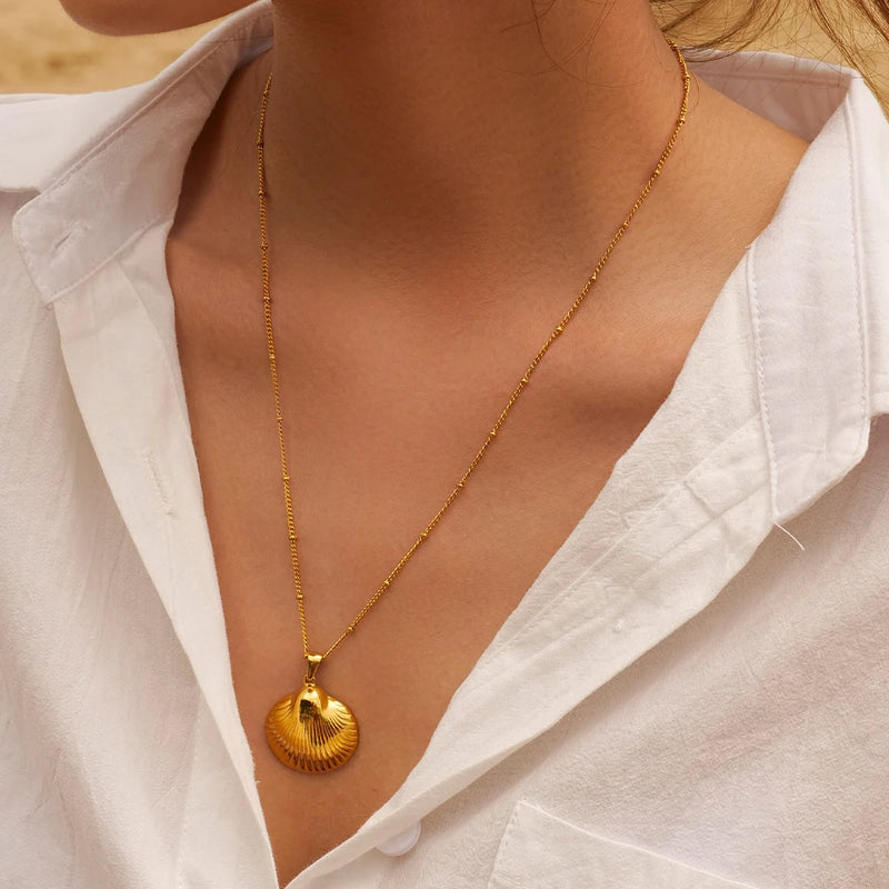 Waterproof Gold Shell Necklace in 18K Gold-Plated  Stainless Steel